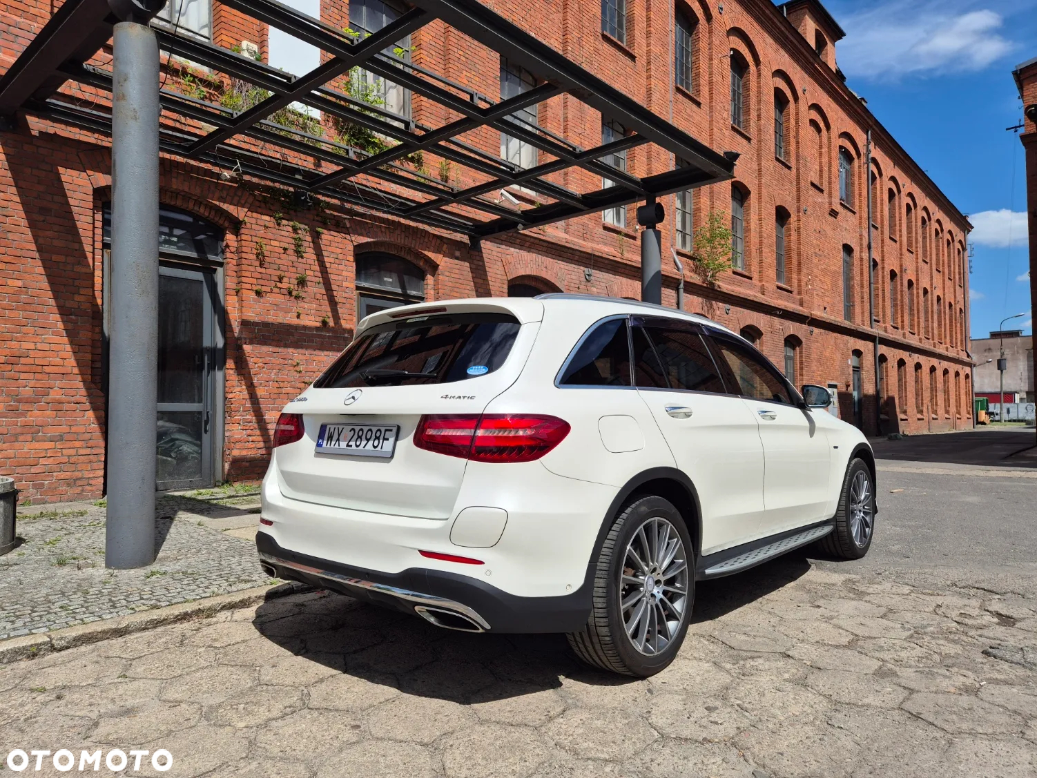 Mercedes-Benz GLC 350 e 4Matic 7G-TRONIC AMG Line - 5
