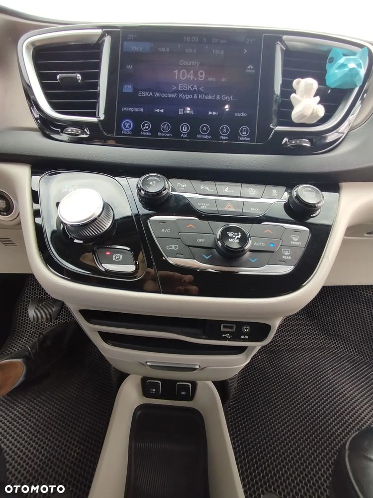 Chrysler Pacifica - 20