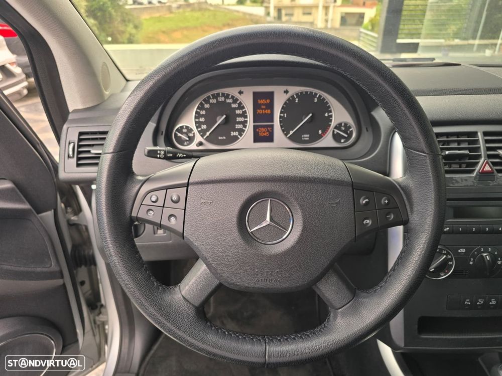 Mercedes-Benz B 180 - 12