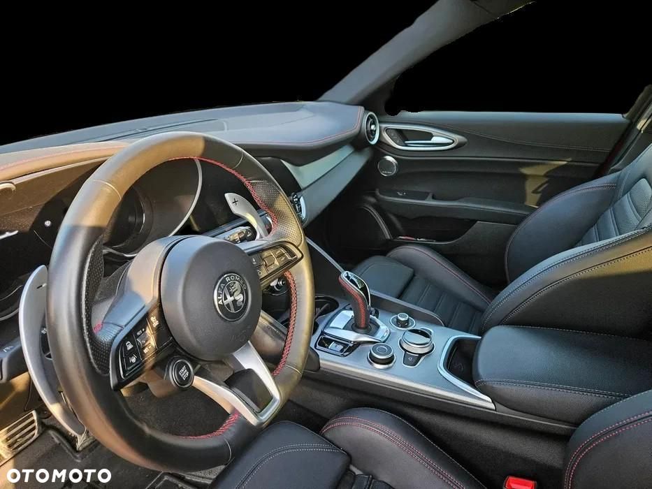 Alfa Romeo Giulia 2.0 Turbo Competizione Q4 - 3