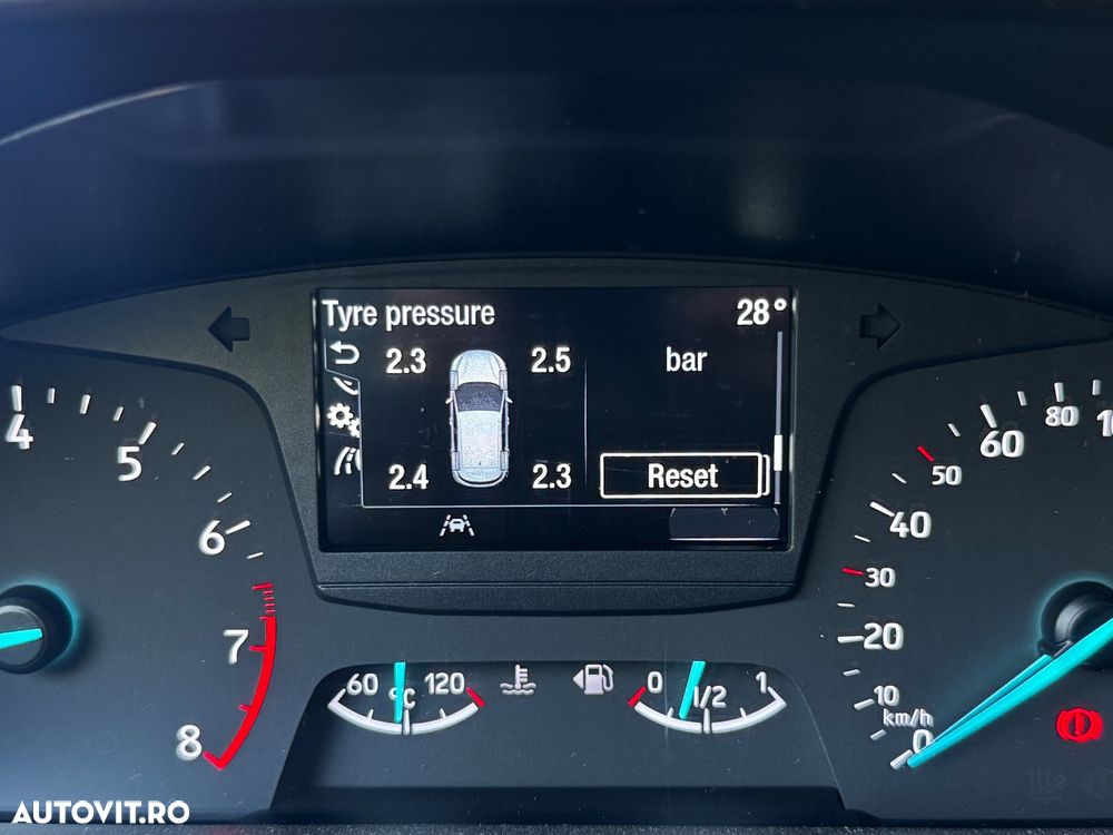 Ford Focus 1.0 EcoBoost Active Business - 24
