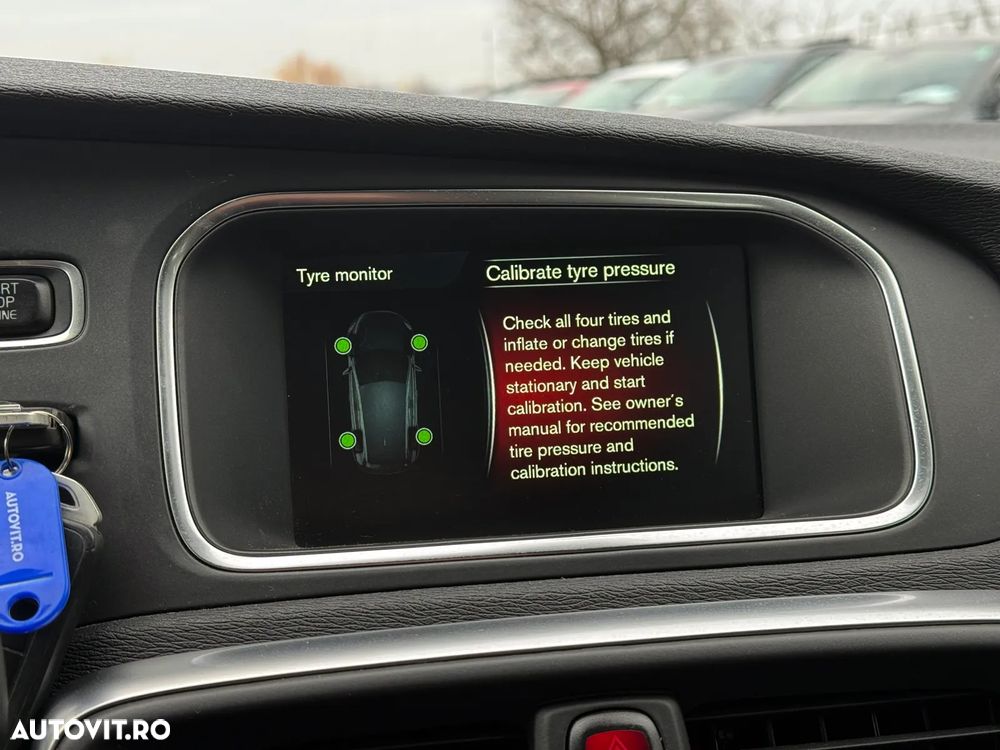 Volvo V40 D2 Aut. Momentum - 34