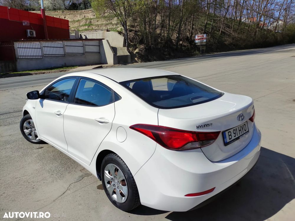 Hyundai Elantra 1.6 MPi - 4