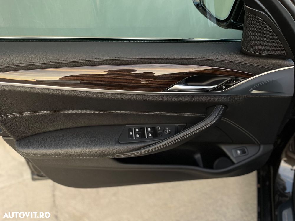 BMW Seria 5 520d Touring Aut. Luxury Line - 14