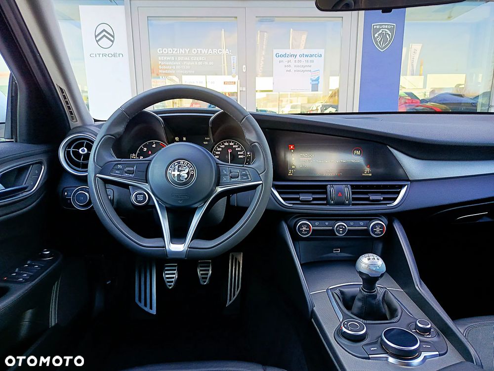 Alfa Romeo Giulia - 13