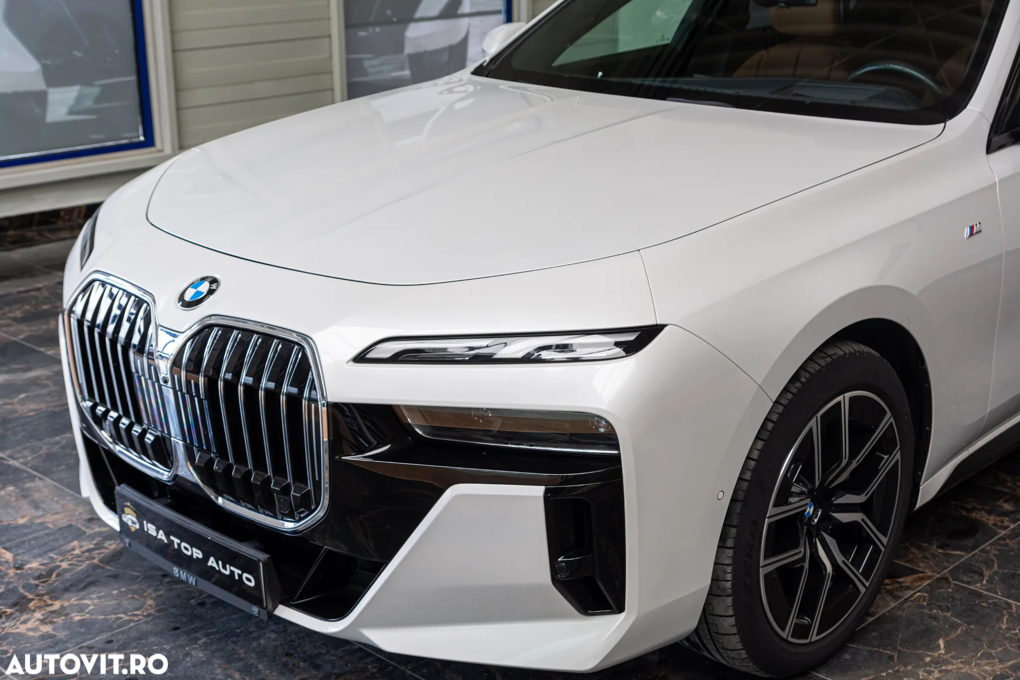 BMW Seria 7 740d xDrive MHEV - 11
