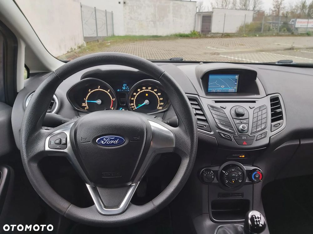 Ford Fiesta 1.5 TDCi Ambiente - 32