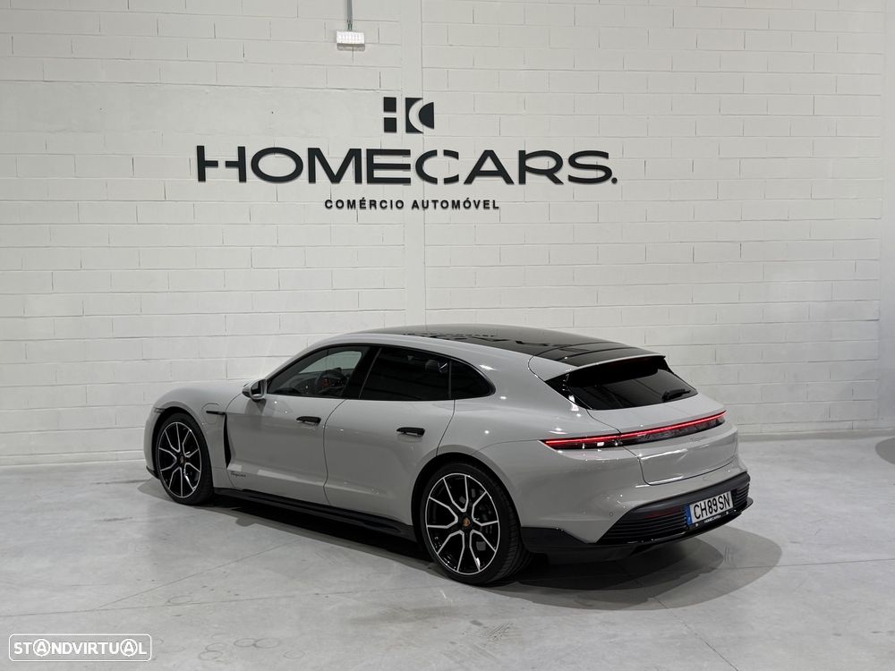 Porsche Taycan Sport Turismo - 24
