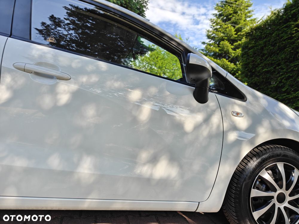 Kia Rio - 14