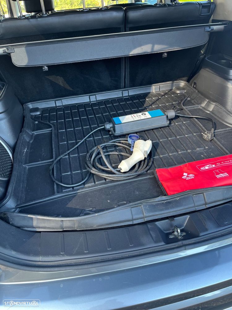 Mitsubishi Outlander - 22