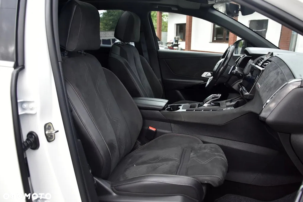 DS Automobiles DS 7 Crossback 1.6 E-Tense 4x4 Performance Line + - 29