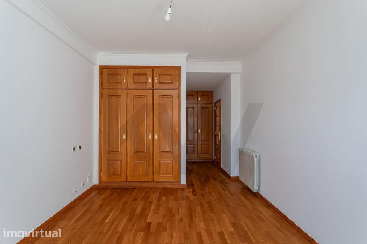 T3 em zona Premium de Paço de Arcos, vista mar, remodelado, garagem, a - Grande imagem: 5/17