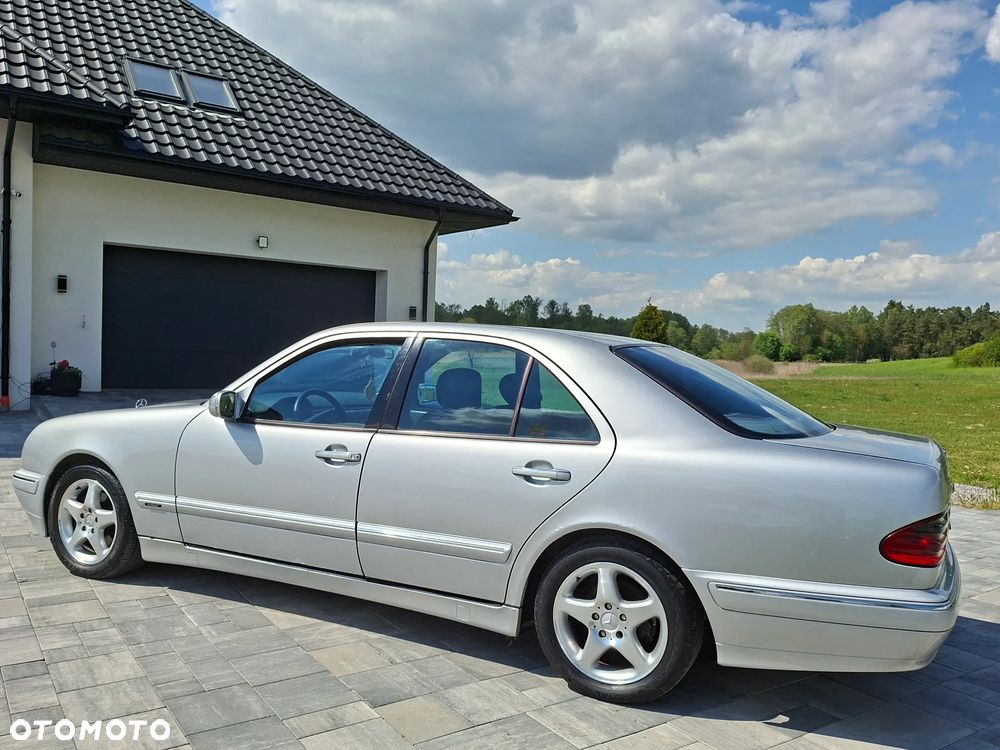 Mercedes-Benz Klasa E 220 T CDI Avantgarde - 4