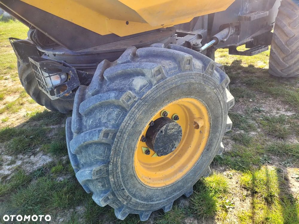 JCB 6TST - 5