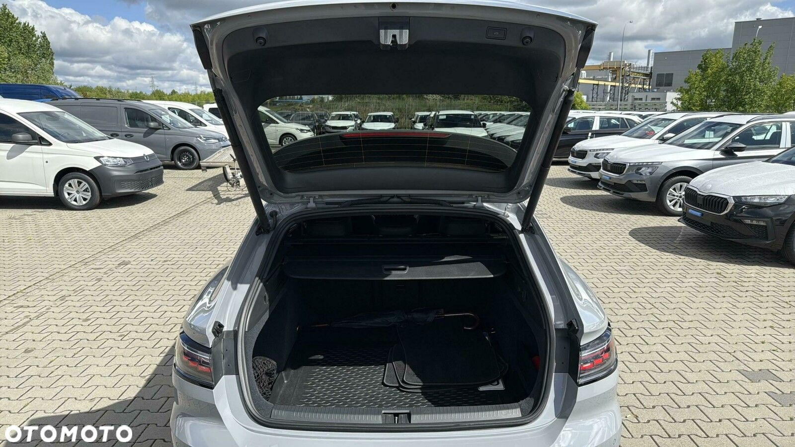 Volkswagen Arteon 2.0 TSI R-Line DSG - 24