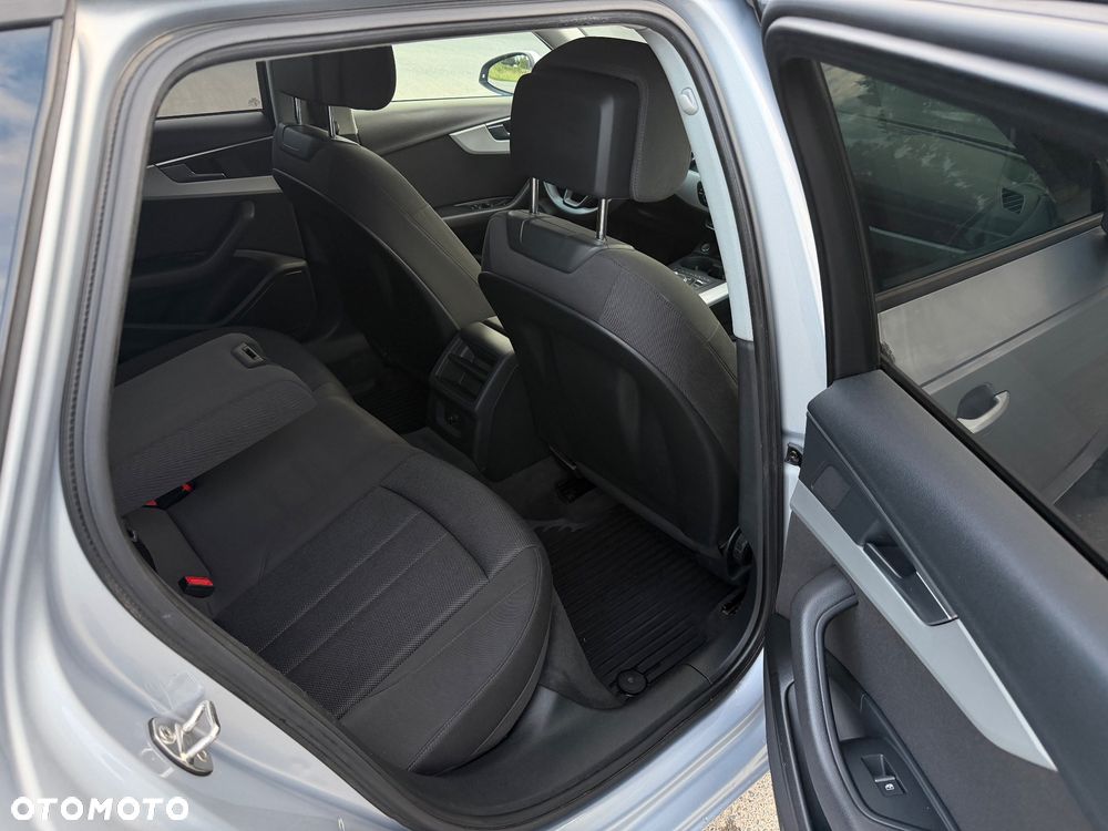 Audi A4 Avant 2.0 TDI S tronic - 11
