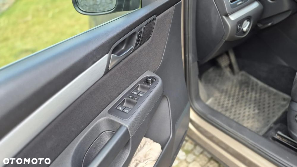Volkswagen Sharan 1.4 TSI BMT Highline DSG - 9