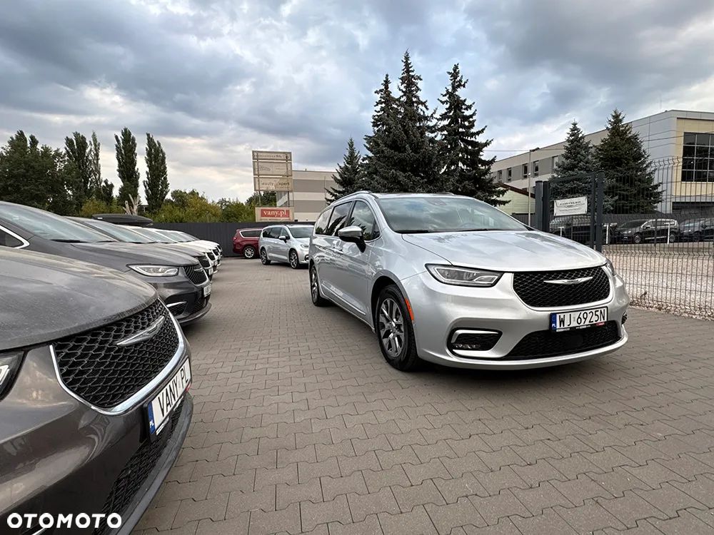 Chrysler Pacifica - 38