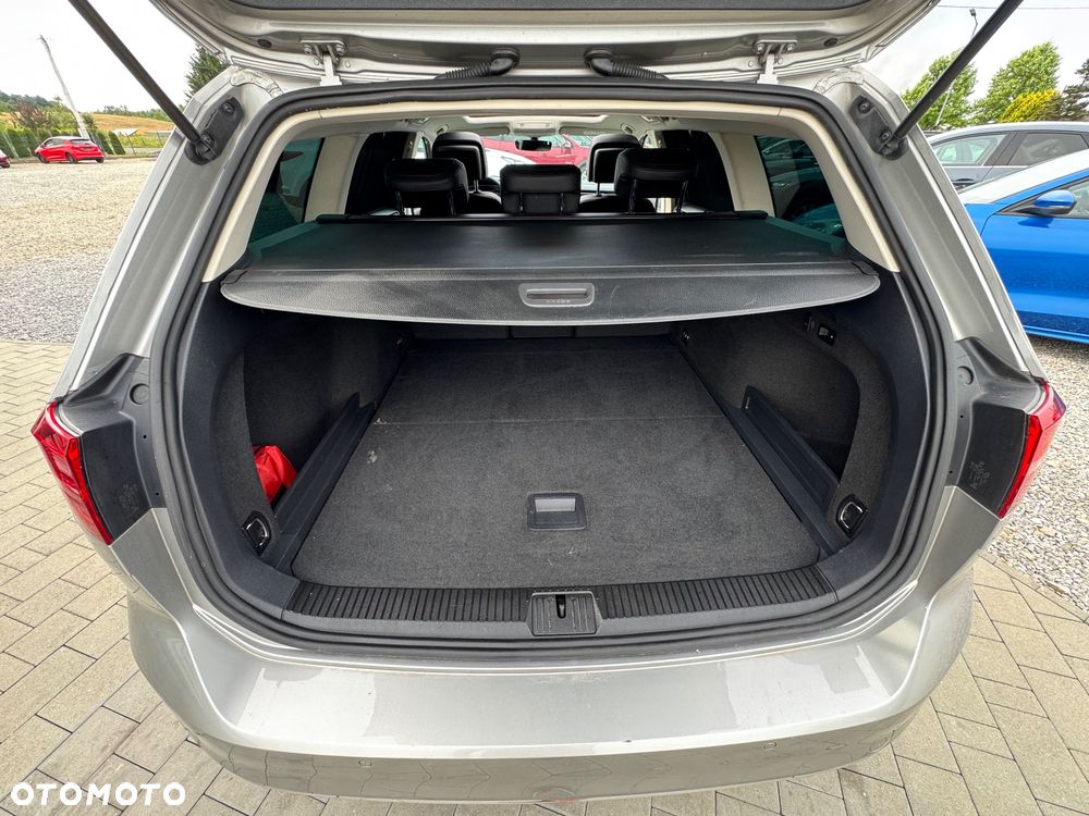 Volkswagen Passat Variant 2.0 TDI (BlueMotion Technology) Highline - 12