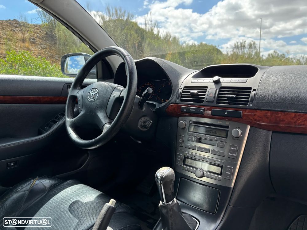 Toyota Avensis SW 2.0 D-4D - 20