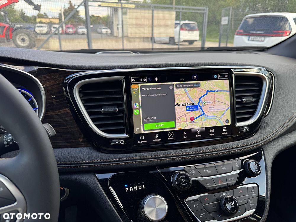 Chrysler Pacifica - 33