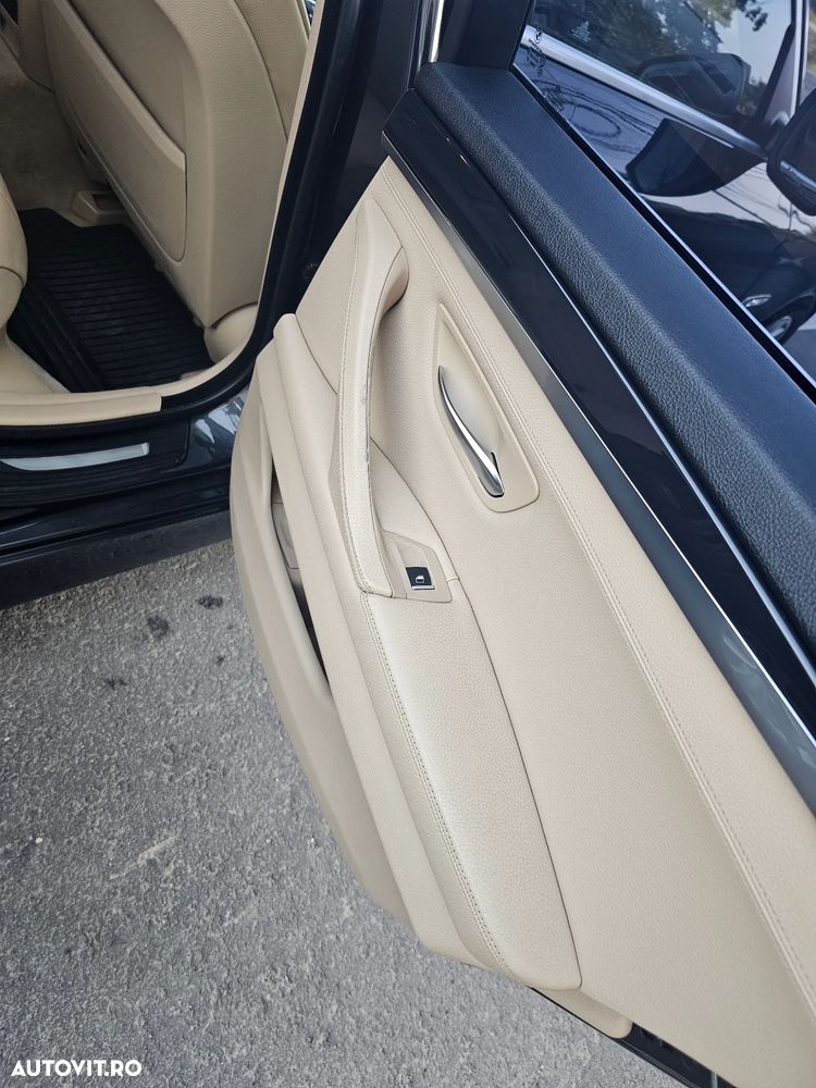BMW Seria 5 525d xDrive - 8