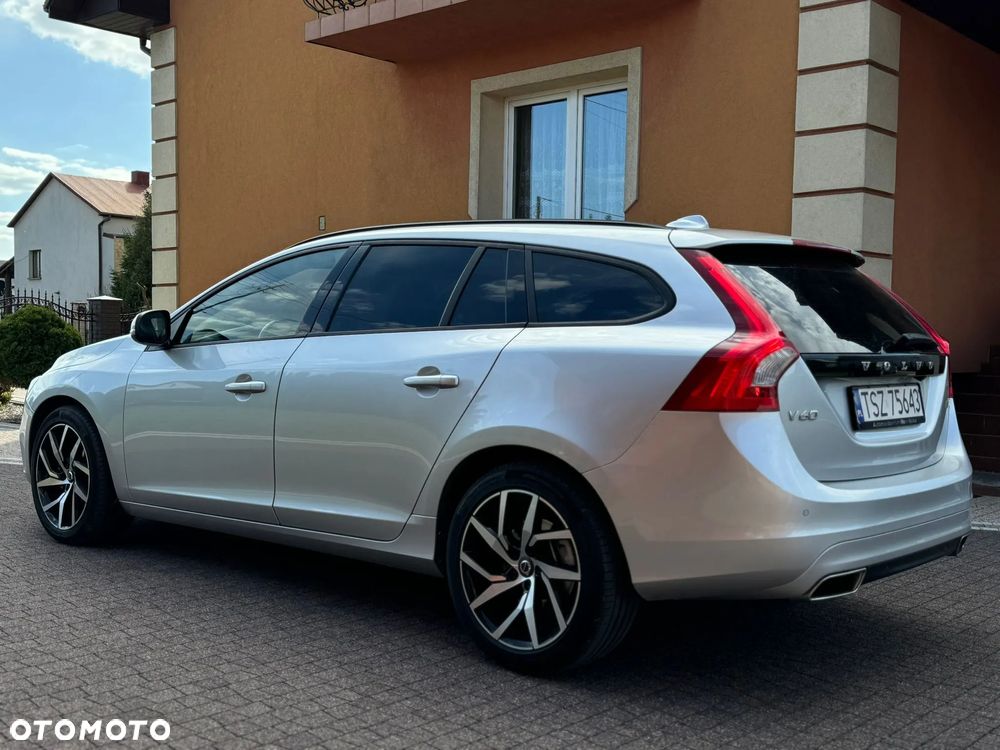 Volvo V60 D4 Momentum - 10