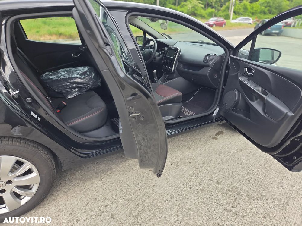Renault Clio 1.2 16V 75 Life - 11