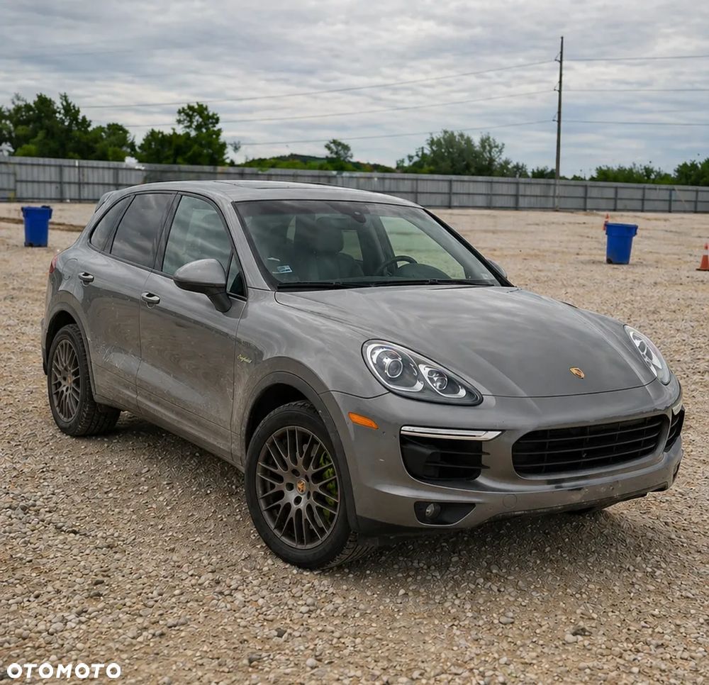 Porsche Cayenne - 1