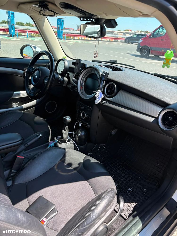 Mini Cooper 50 Camden - 17
