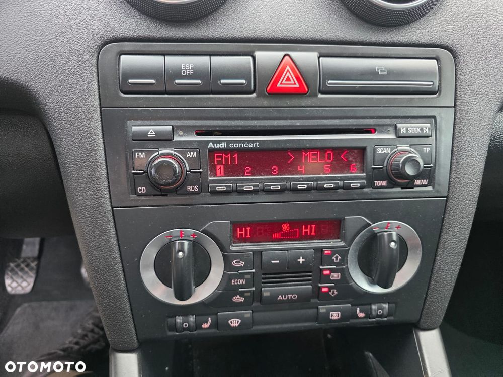 Audi A3 Sportback 2.0 FSI Ambiente - 14