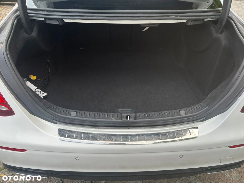 Mercedes-Benz Klasa E 220 d 9G-TRONIC - 25