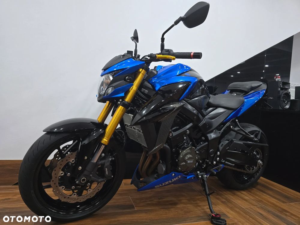 Suzuki GSX - 37