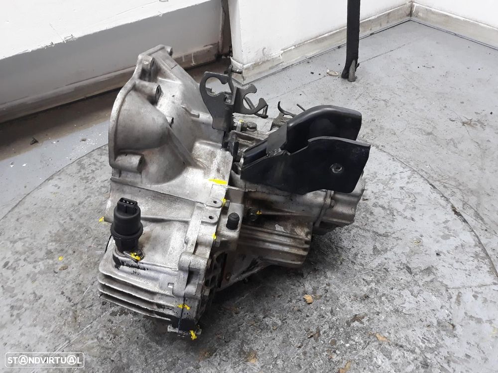 CAIXA VELOCIDADES MITSUBISHI SANTAMO 1999 - 3