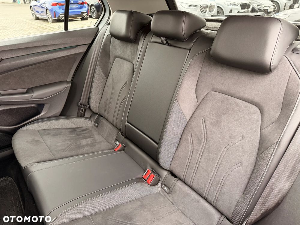 Volkswagen Golf 1.5 TSI Special Edition - 30