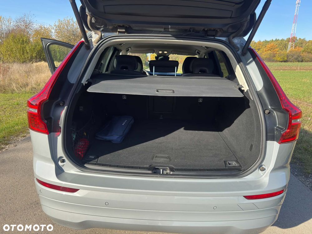 Volvo XC 60 B4 D Essential - 11