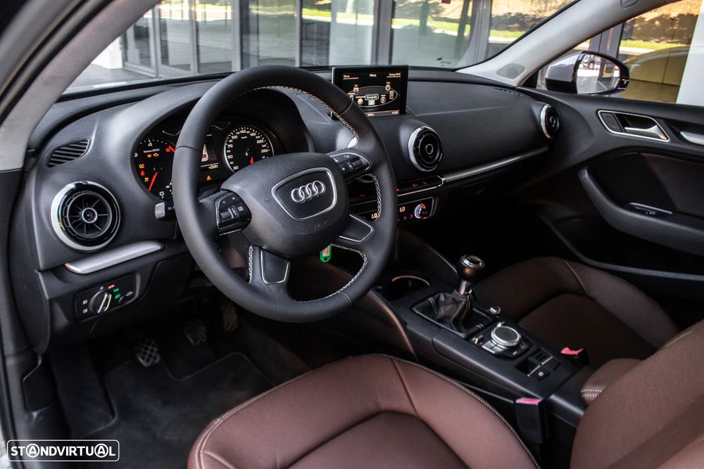 Audi A3 1.6 TDI Design - 21