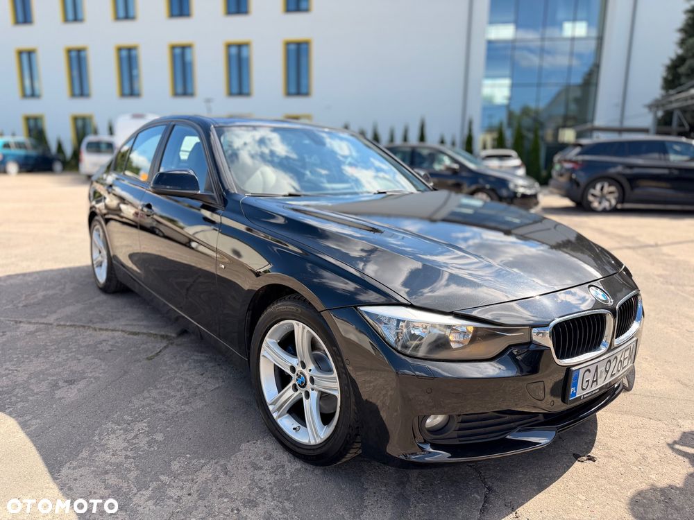 BMW Seria 3 320i - 3