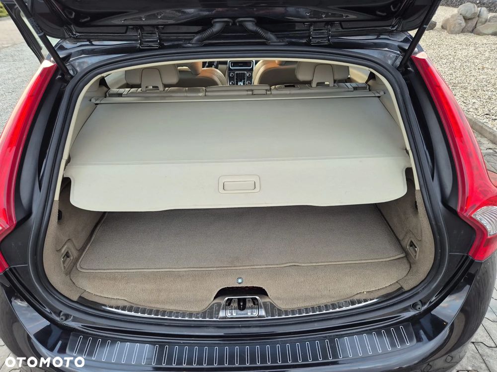 Volvo V60 D6 AWD Plug-in Hybrid Summum - 16