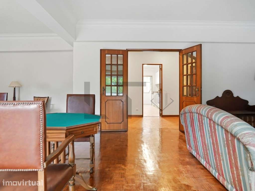 Esplêndido Apartamento T6 Totalmente Renovado com Garagem, para Arr... - Grande imagem: 4/50