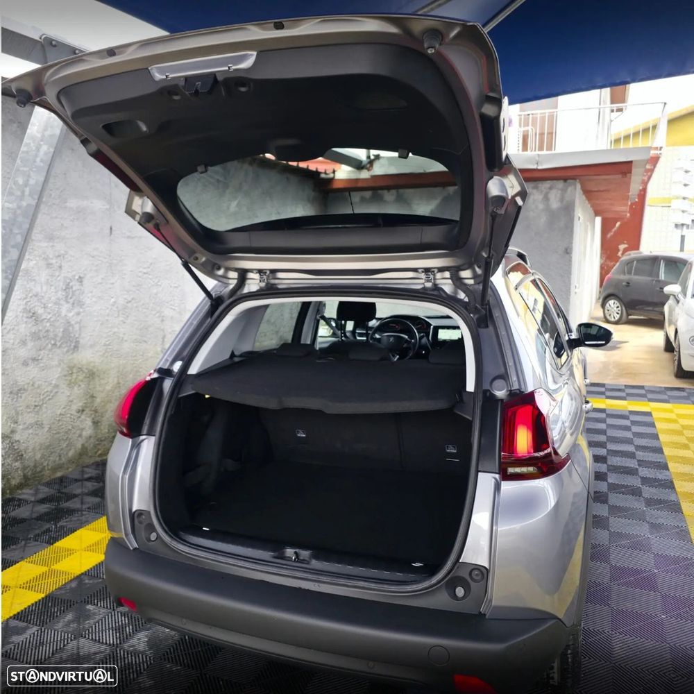 Peugeot 2008 1.2 PureTech Signature - 9