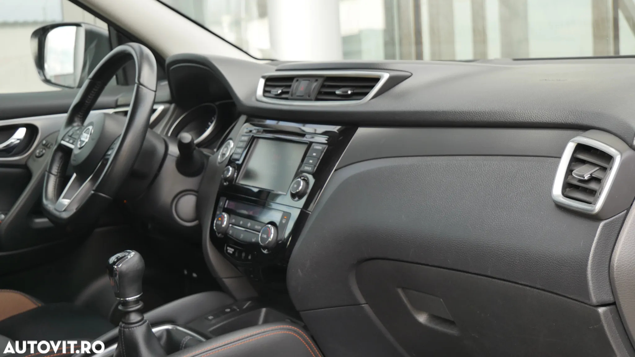 Nissan Qashqai 1.3 DIG-T N-MOTION - 17