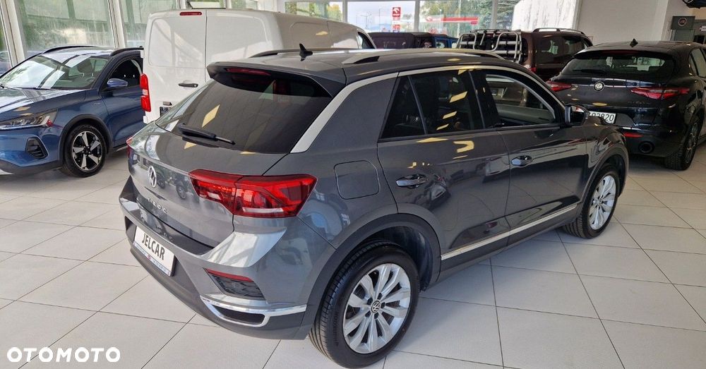 Volkswagen T-Roc - 8