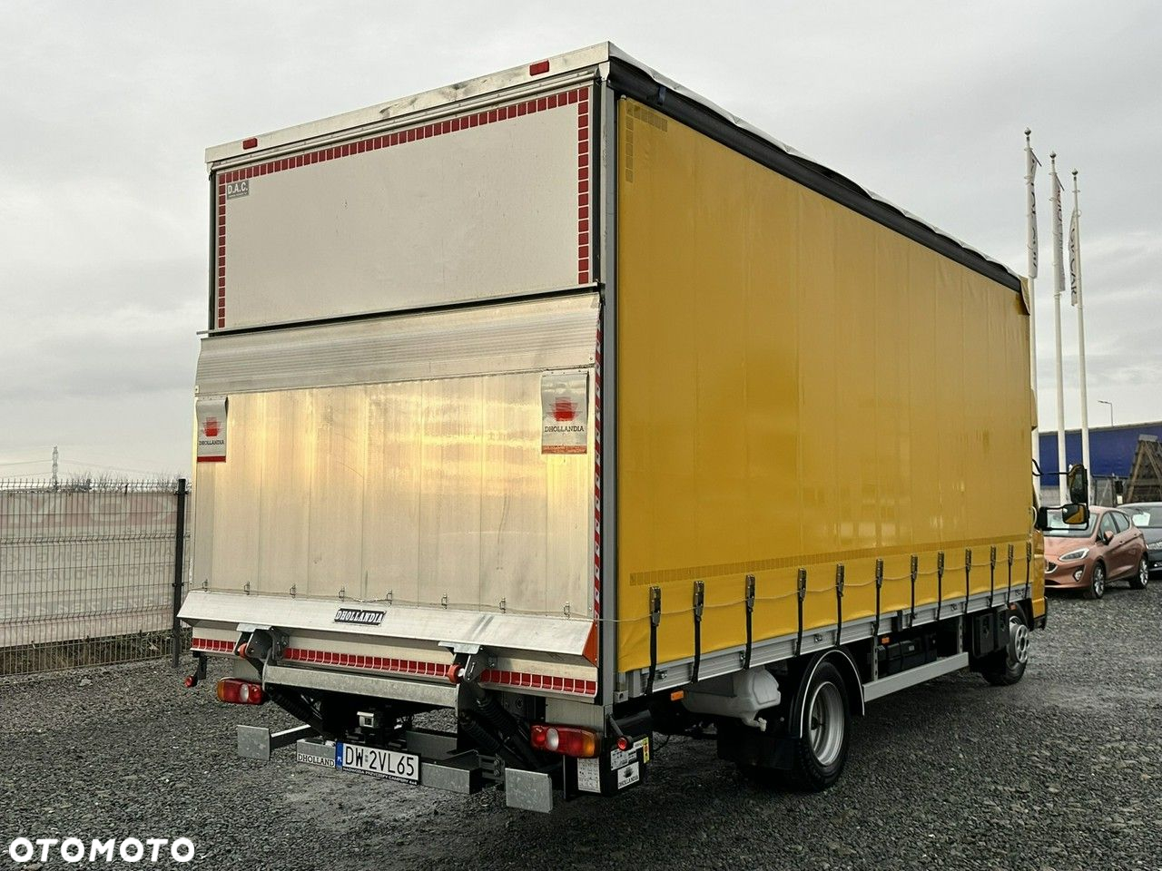 Mitsubishi Fuso Canter - 8