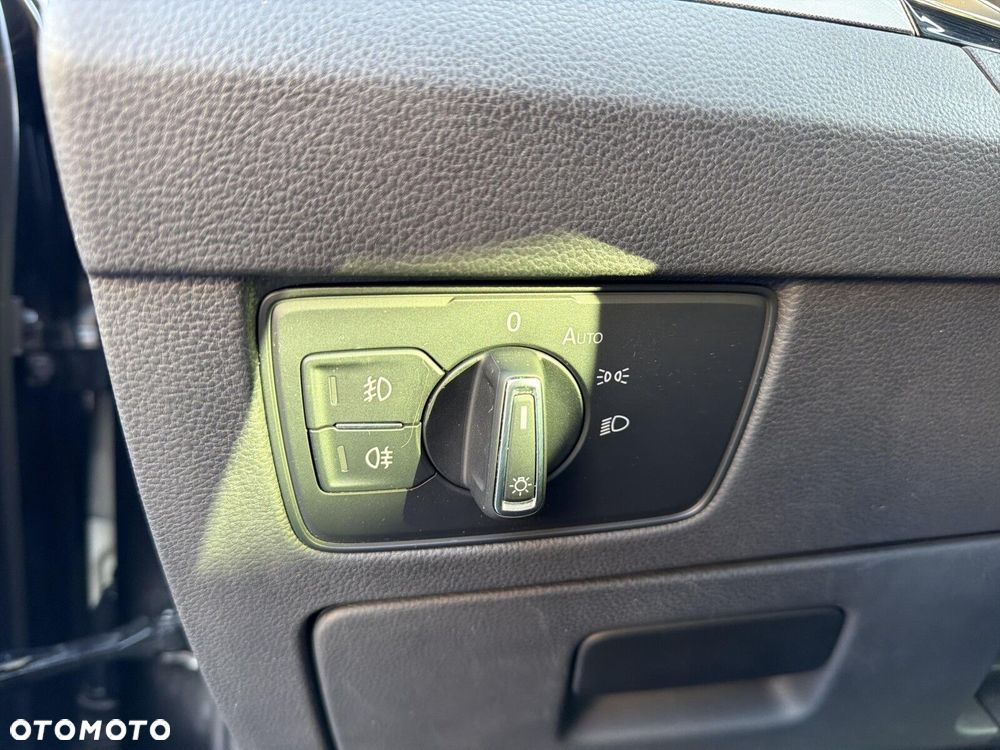 Volkswagen Passat - 24