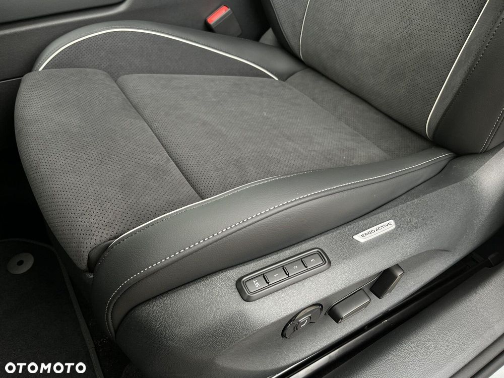 Volkswagen Passat Variant 2.0 TSI Elegance DSG - 19