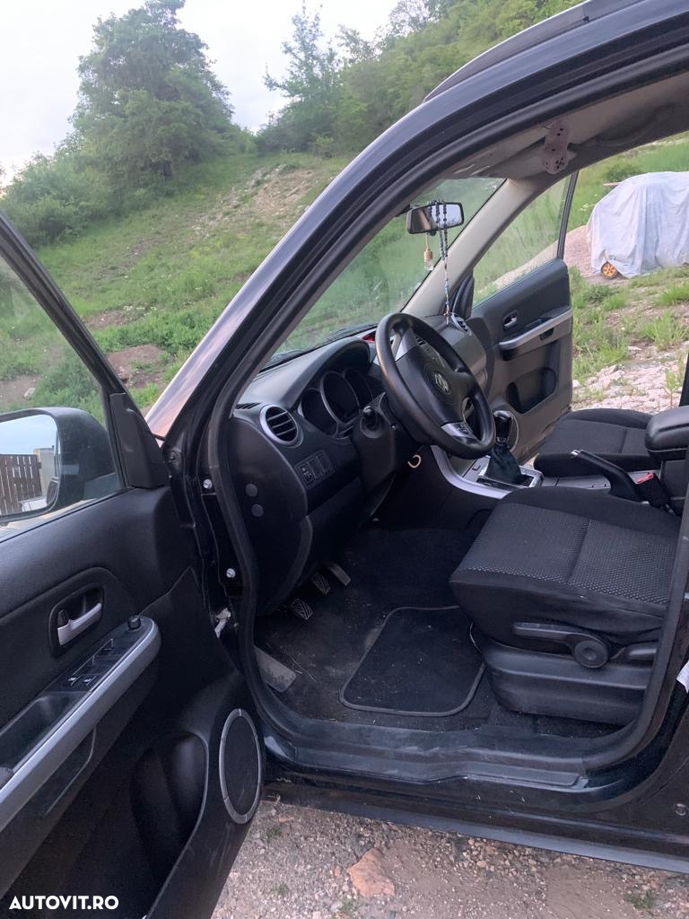 Suzuki Grand Vitara 1.9 DDiS Comfort + DPF - 3