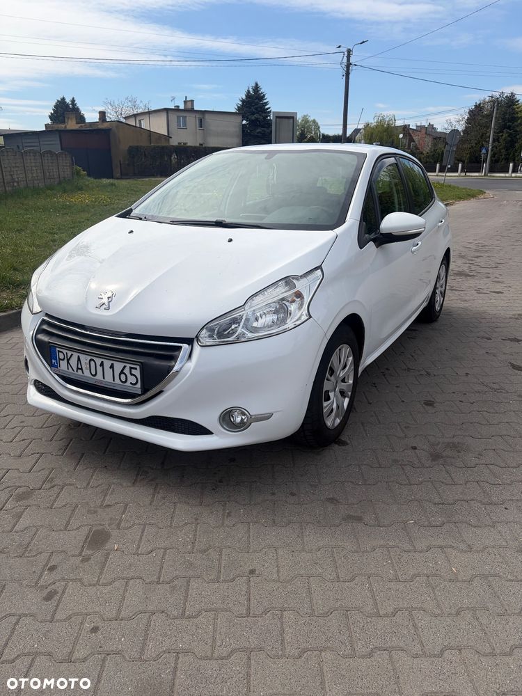 Peugeot 208 - 1