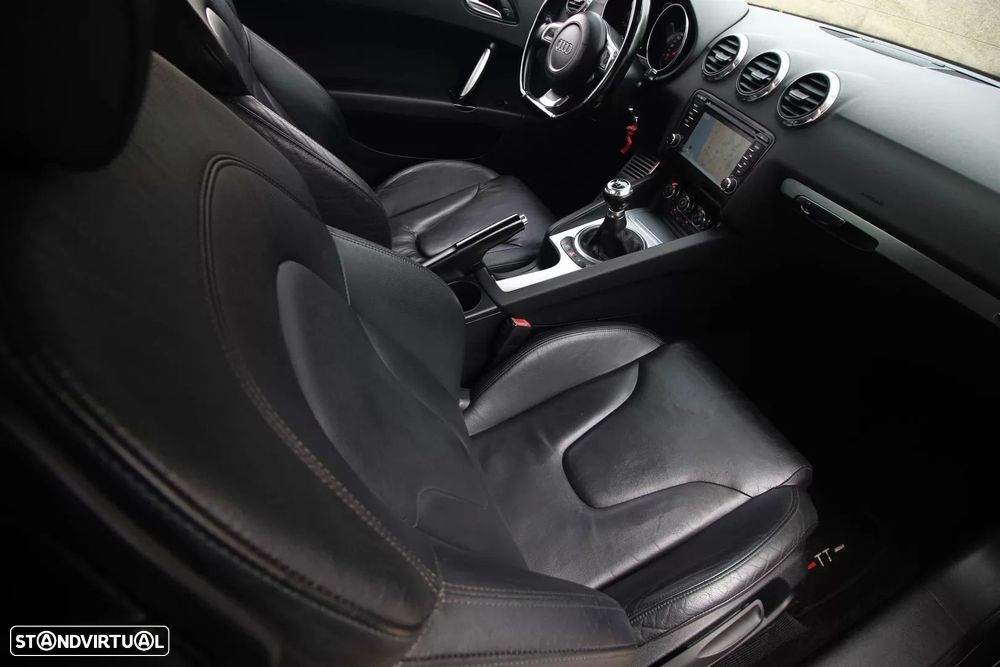 Audi TT Coupé 2.0 TDI quattro S-line — fotografia 20