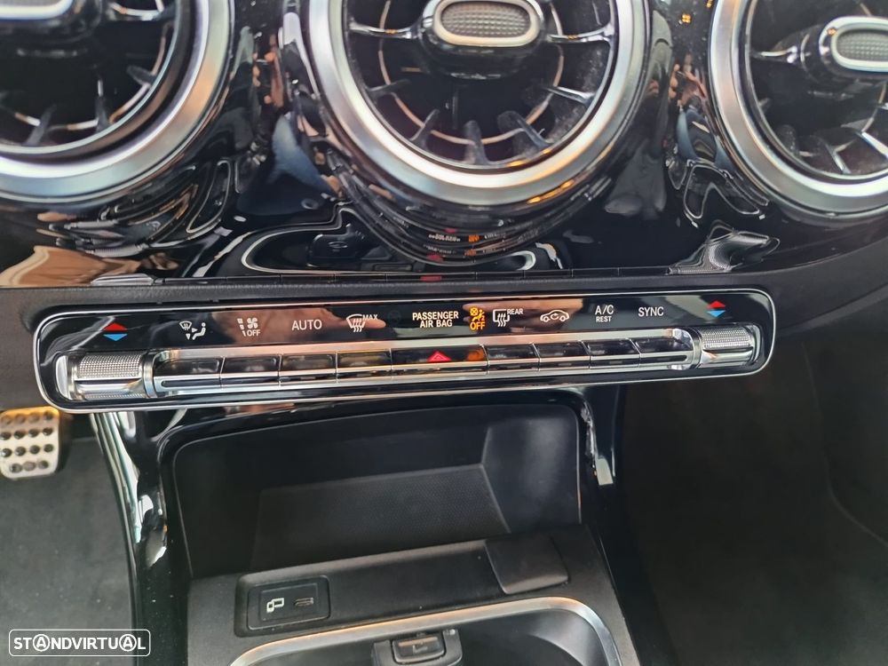 Mercedes-Benz A 200 AMG Line - 28